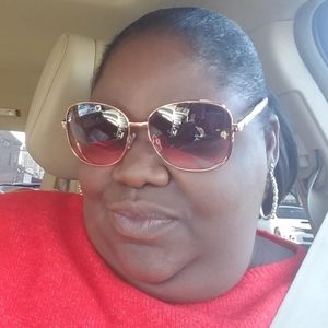 Meet your Posher, Iris